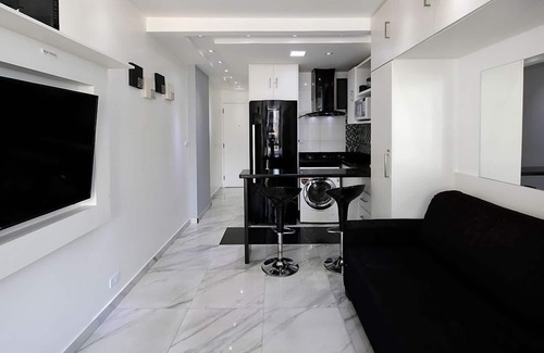 Copacabana Apartment | Modern studio with privileged view to the beach