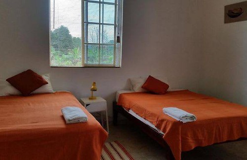 Seaford Town House | Motel ∙ 8 guests