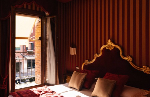 Longa House | Murano Palace Bed & Breakfast