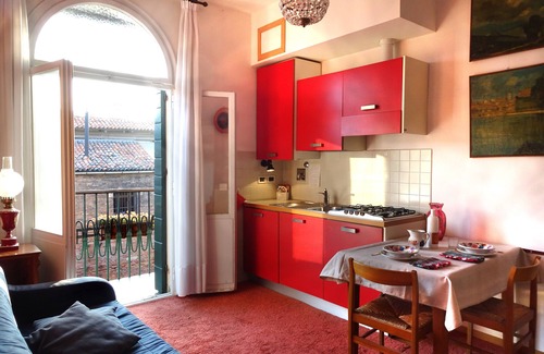 Cannaregio Apartment | Nati's House; Venice centre, in the lively district of Cannaregio, canal view