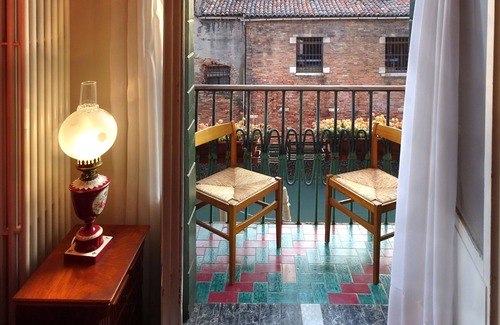 Cannaregio Apartment | Nati's House; Venice centre, in the lively district of Cannaregio, canal view