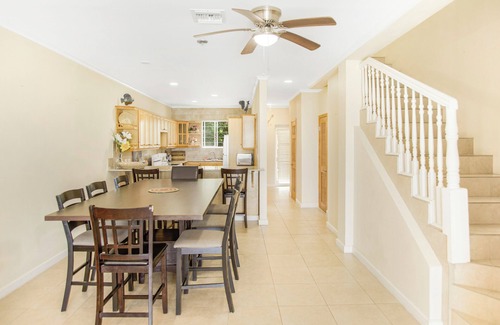 Nassau Condo | NEW Beachfront Condo, 5 minutes from airport and 2 mins away from Caves Village.