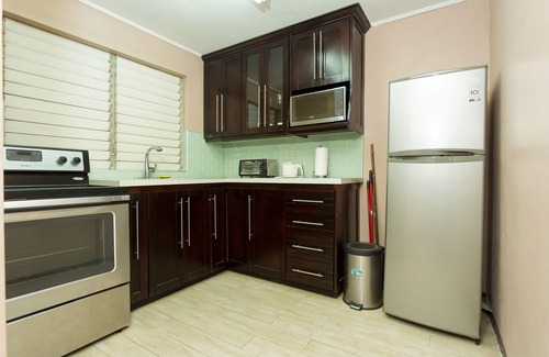 New Kingston Apartment | New Kingston CA Guest Apartment VI