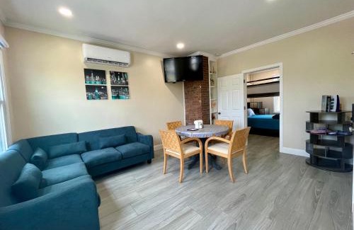 Stapleton House | New York City Apartment Near Free Ferry Boat!