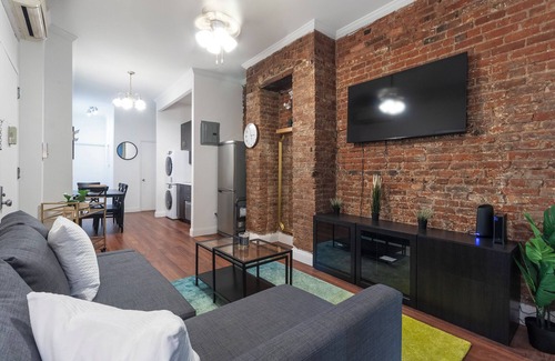 East Village Apartment | New York Nook: Full Equipped Cozy 2-Bedroom LES