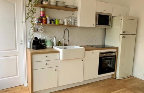 Quartier de la Goutte-d'Or Apartment | Nice flat near Sacré Coeur with TERRACE