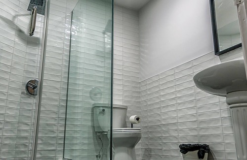 East Williamsburg Hostel | NY Moore Hostel