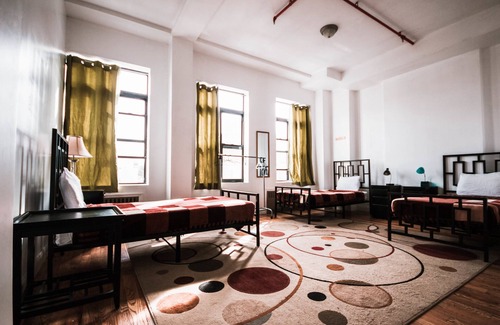 East Williamsburg Hostel | NY Moore Hostel