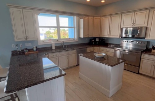 West End House | Old Bahama Bay, Private newer home, deep water dock, pool, West End, Bahamas