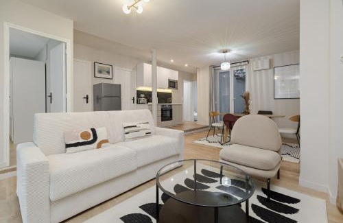 Quartier de Rochechouart Apartment | Poetic Stay - Montmartre