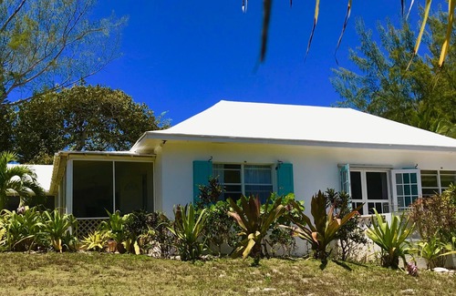 North Palmetto Point House | Poponi Villa on pink sand Beachfront Estate