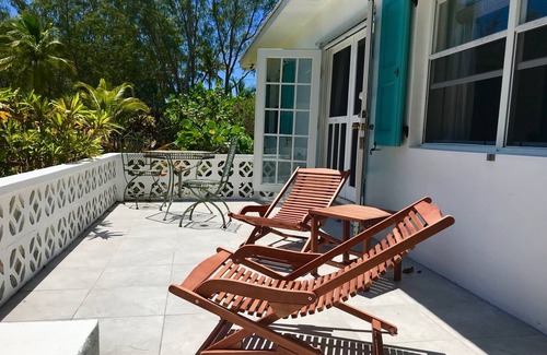 North Palmetto Point House | Poponi Villa on pink sand Beachfront Estate
