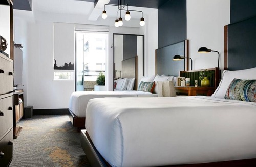 Midtown East House | Prime Location! 3 Accessible Units, Steps to Top of the Rock & Channel Gardens!