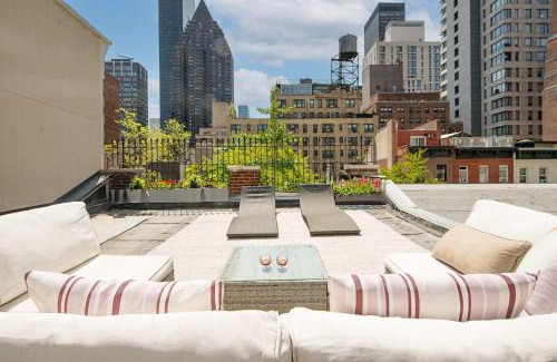 Turtle Bay House | Private Beautiful Townhome w Zen Garden