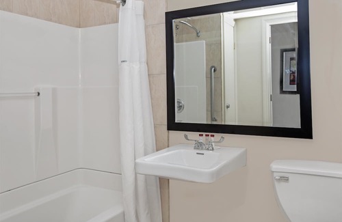 Willowbrook Hotel | Ramada by Wyndham Staten Island