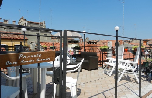 Castello Apartment | RENIER HOUSE - BIENNALE