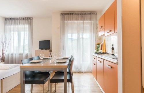 Malcesine Apartment | Residence La Pergola monolocale due