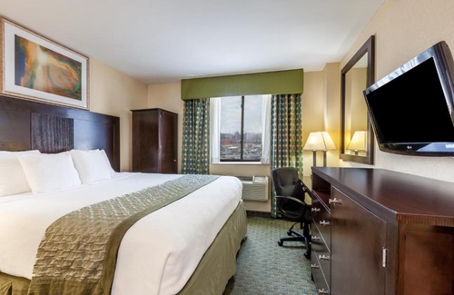 Queens Hotel | Royal Stay Hotel