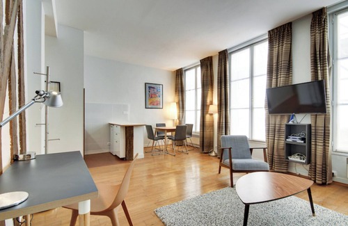 Bonne-Nouvelle Apartment | Rue Saint Sauveur Paris 1 Bedroom Apartment