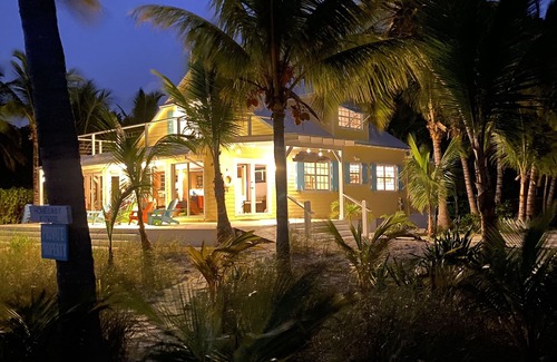 Spanish Wells House | SAILBEACH Use your Laptop to book.
