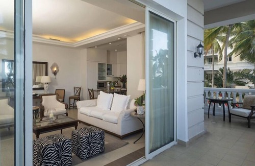 Montego Bay Condo | "Sought-After" Luxurious 2100 sq ft Oceanfront Private Residence, in a Resort