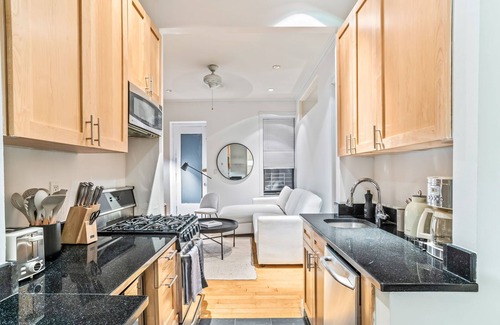 Peter Cooper Village Apartment | Spacious 3-bedroom apartment with WiFi, AC in wonderful New York