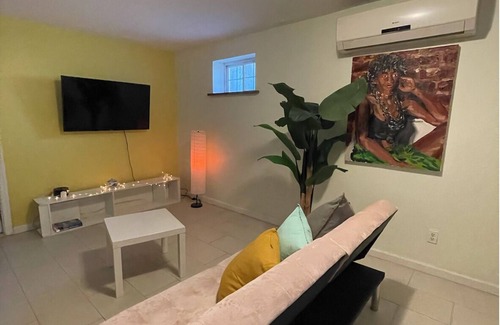 Bedford-Stuyvesant Apartment | Spacious Garden Level Apartment