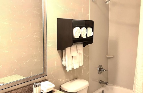Koreatown Hotel | Steps Away From The Excitement of Times Square! 3 Classy Units, Pet-friendly