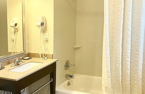 Koreatown Hotel | Steps Away From The Excitement of Times Square! 3 Classy Units, Pet-friendly