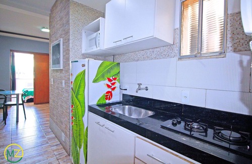Copacabana Apartment | Studio with side view to the beach