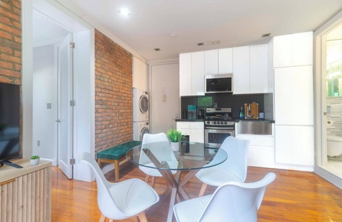 East Harlem Apartment | Stylish2 2BR Apartment in Manhattan