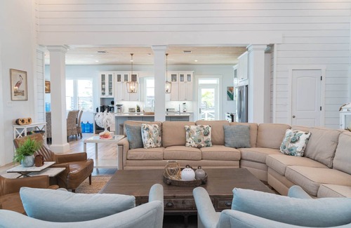 William's Town Villa | Suma Sands Villa, Beachfront w/heated pool, year-round beach, Tropic of Cancer