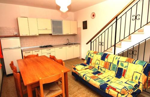 Rosolina Mare Apartment | Sun drenched seaside holiday home close to Venice