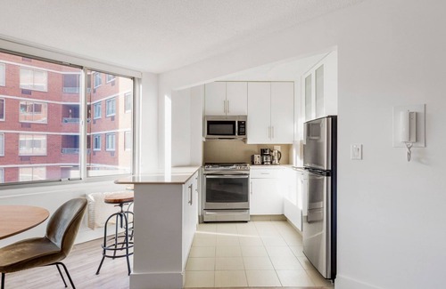 Kips Bay Apartment | Sunny Kips Bay 1BR w/Gym & Doorman, nr Murray Hill, by Blueground