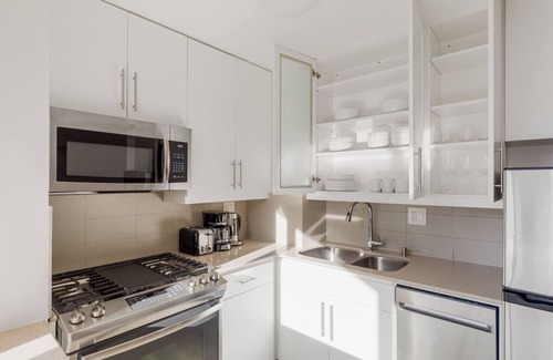 Kips Bay Apartment | Sunny Kips Bay 1BR w/Gym & Doorman, nr Murray Hill, by Blueground
