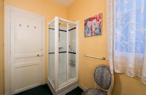 Saint-Germain-des-Pres Apartment | Veeve - Charming Bonaparte