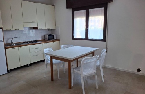 Rosolina Mare Apartment | Villa Jolanda apartment central area 150 mt from the sea