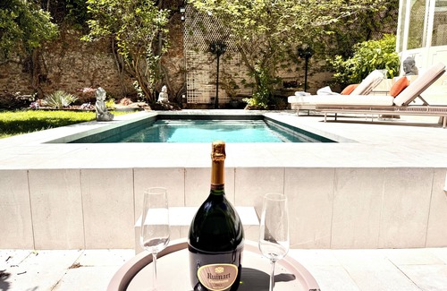 Bel-Air Nord Apartment | Villa Mandé - Paris Avec Piscine, SPA et Fitness