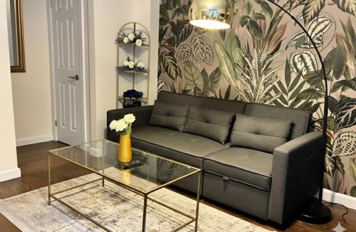 West Village Apartment | West Village Lush Green
