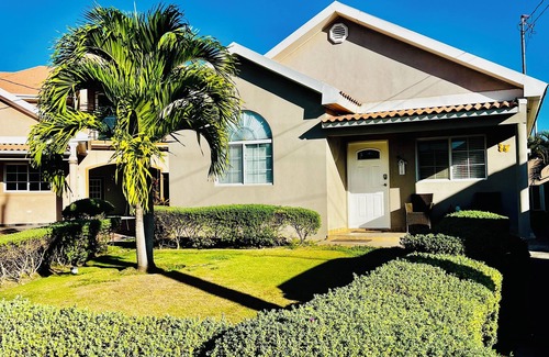 Kingston House | Your Tranquil Home Away From Home near KGN & Portmore