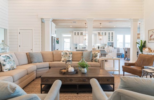 William's Town Villa | Yumey Sands Villa, Heated Pool & Unbelievable Year-Round Calm Beach