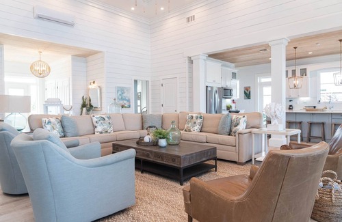 William's Town Villa | Yumey Sands Villa, Heated Pool & Unbelievable Year-Round Calm Beach