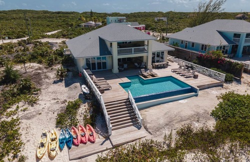 William's Town Villa | Yumey Sands Villa, Heated Pool & Unbelievable Year-Round Calm Beach