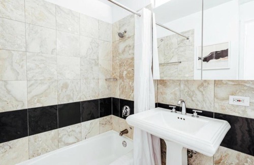 Battery Park City Apartment | 1 bedroom luxury Tribeca apt