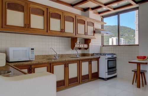 Copacabana Cabin | 1 suite plus 2 bedrooms plus 2 towels For 8 people