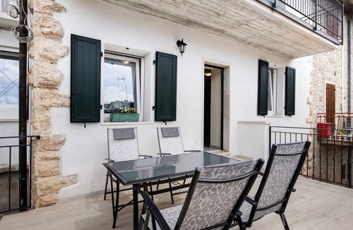 Albisano Apartment | 100 m² Apartment ∙ 2 bedrooms ∙ 4 guests