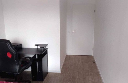 Choisy-le-Roi Apartment | 13 m2 high-standard room in a homestay