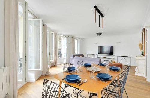 Quartier de Rochechouart Apartment | 149 m² Apartment ∙ 4 bedrooms ∙ 12 guests