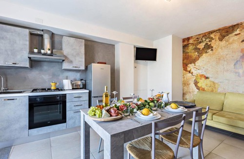 Castelnuovo del Garda House | 150 m² House ∙ 4 bedrooms ∙ 12 guests