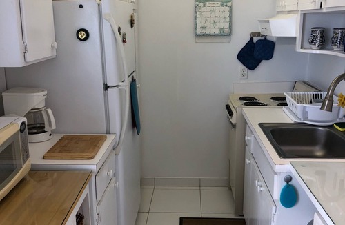 Discovery Bay Condo | 1605 Coral Beach Condo, Grand Bahama. Enjoy oceanfront views & romantic sunsets!